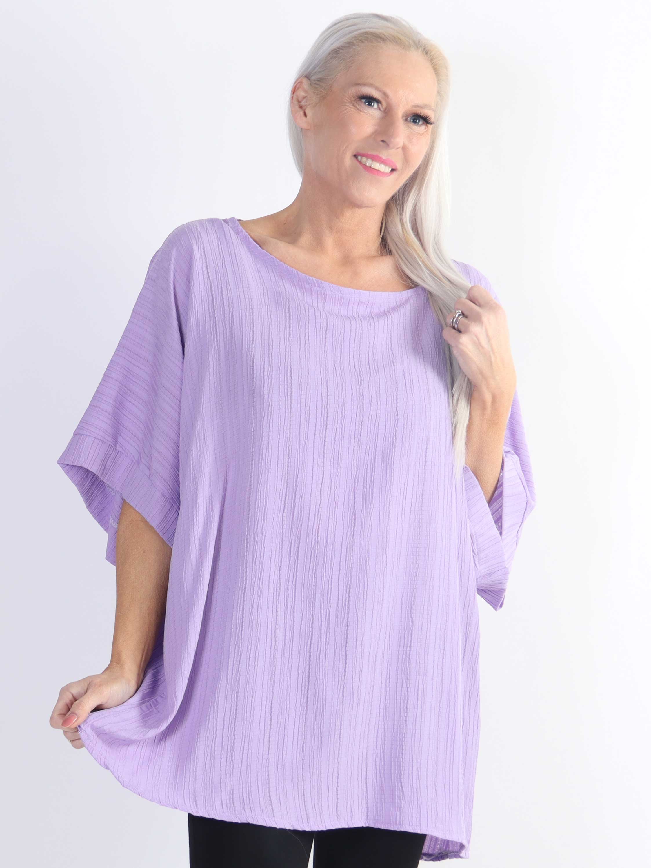 Cindy - Ensfarvet plus size bluse i crepet look